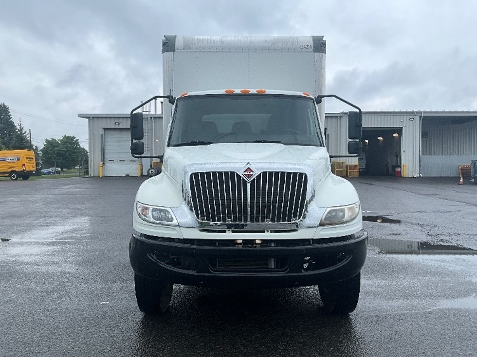 Medium Duty Box Truck-Light and Medium Duty Trucks-International-2020-MV607-Ottawa-ON-208,418\n\t\tkm-$ 58,500 - Image 2