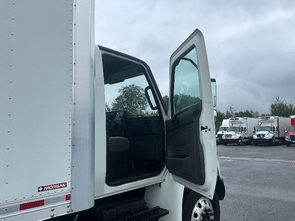 Medium Duty Box Truck-Light and Medium Duty Trucks-International-2020-MV607-Ottawa-ON-208,418\n\t\tkm-$ 58,500 - Image 20
