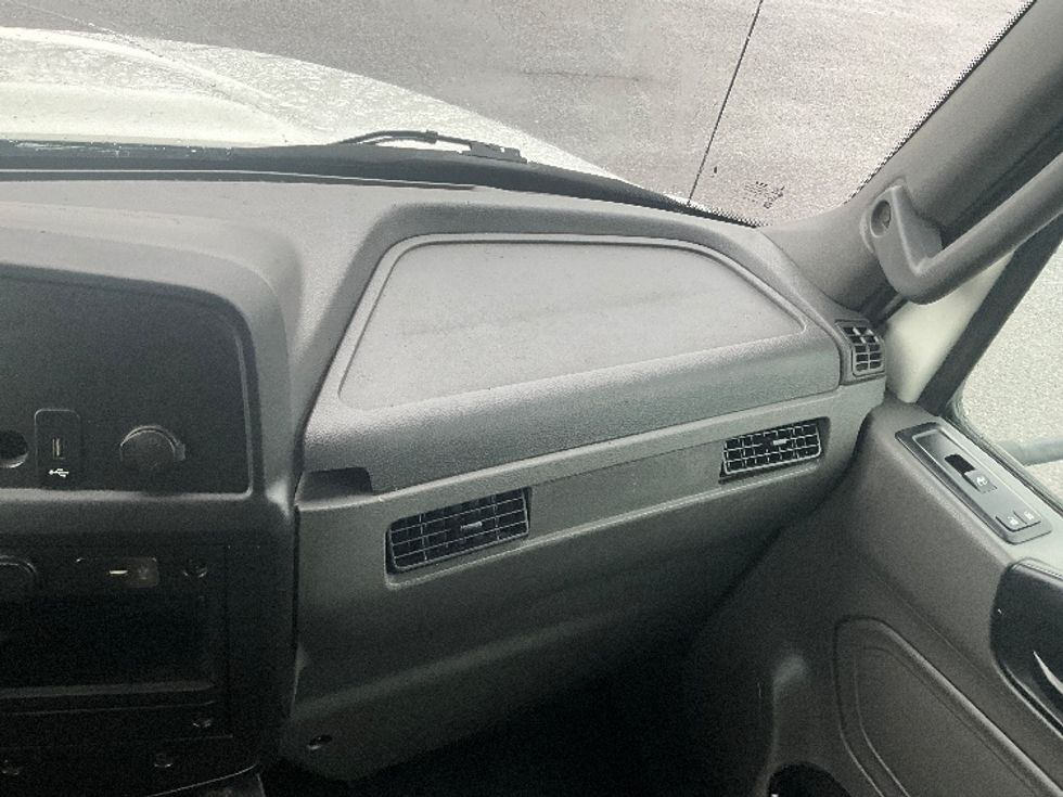 Medium Duty Box Truck-Light and Medium Duty Trucks-International-2020-MV607-Ottawa-ON-208,418\n\t\tkm-$ 58,500 - Image 21