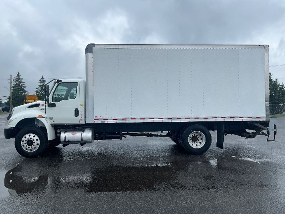 Medium Duty Box Truck-Light and Medium Duty Trucks-International-2020-MV607-Ottawa-ON-208,418\n\t\tkm-$ 58,500 - Image 4