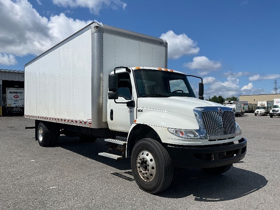 Medium Duty Box Truck-Light and Medium Duty Trucks-International-2020-MV607-Ottawa-ON-213,966\n\t\tkm-$ 56,750 - Image 1