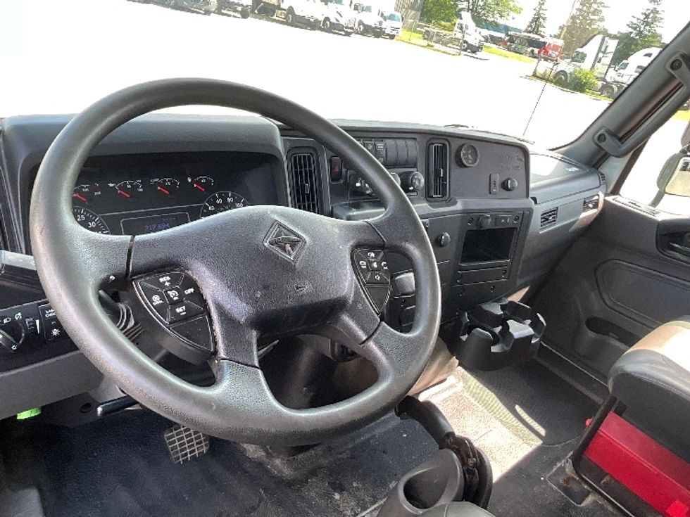 Medium Duty Box Truck-Light and Medium Duty Trucks-International-2020-MV607-Ottawa-ON-213,966\n\t\tkm-$ 56,750 - Image 16