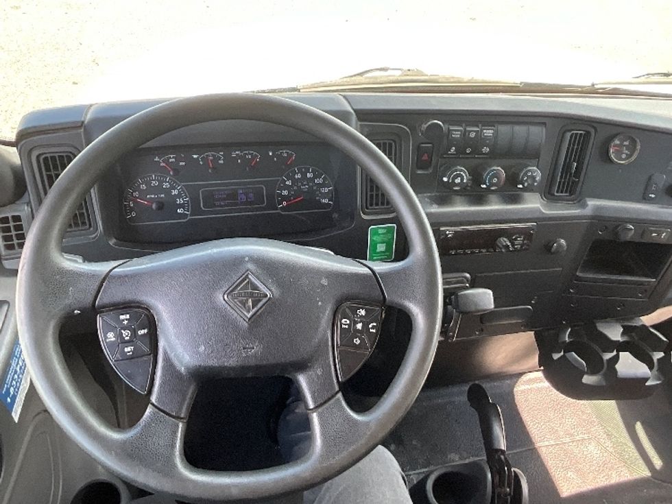 Medium Duty Box Truck-Light and Medium Duty Trucks-International-2020-MV607-Ottawa-ON-213,966\n\t\tkm-$ 56,750 - Image 17