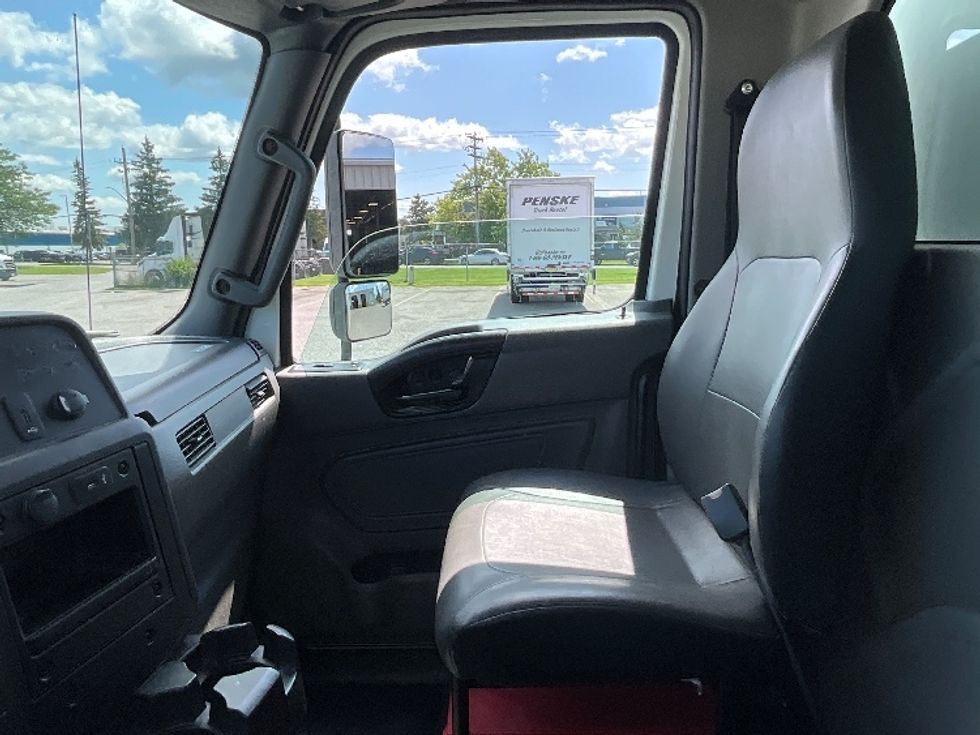 Medium Duty Box Truck-Light and Medium Duty Trucks-International-2020-MV607-Ottawa-ON-213,966\n\t\tkm-$ 56,750 - Image 18