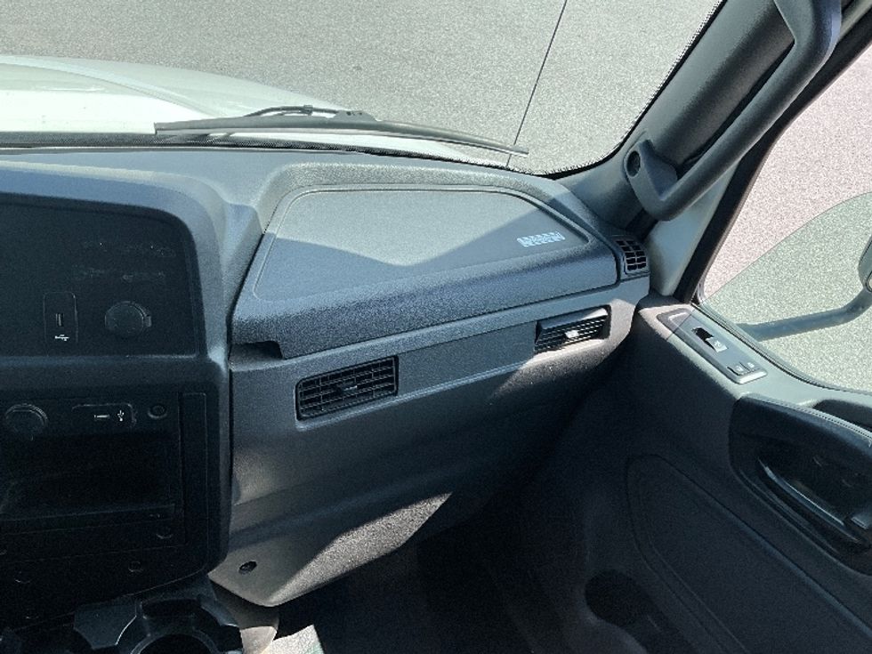 Medium Duty Box Truck-Light and Medium Duty Trucks-International-2020-MV607-Ottawa-ON-213,966\n\t\tkm-$ 56,750 - Image 20