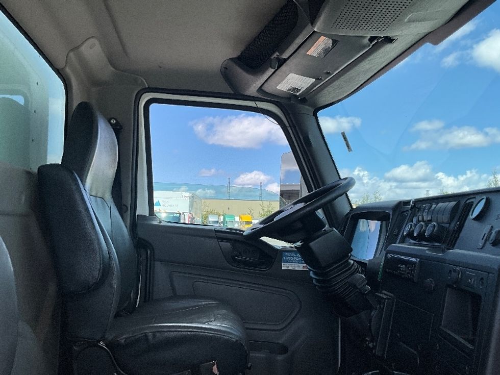 Medium Duty Box Truck-Light and Medium Duty Trucks-International-2020-MV607-Ottawa-ON-213,966\n\t\tkm-$ 56,750 - Image 21