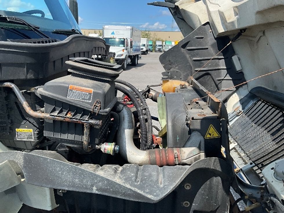 Medium Duty Box Truck-Light and Medium Duty Trucks-International-2020-MV607-Ottawa-ON-213,966\n\t\tkm-$ 56,750 - Image 22