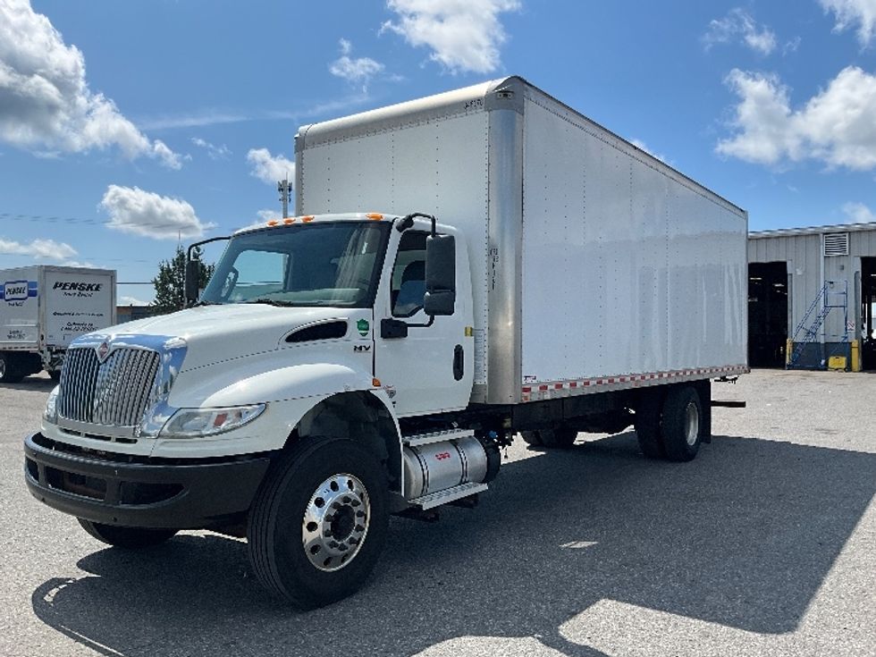 Medium Duty Box Truck-Light and Medium Duty Trucks-International-2020-MV607-Ottawa-ON-213,966\n\t\tkm-$ 56,750 - Image 3