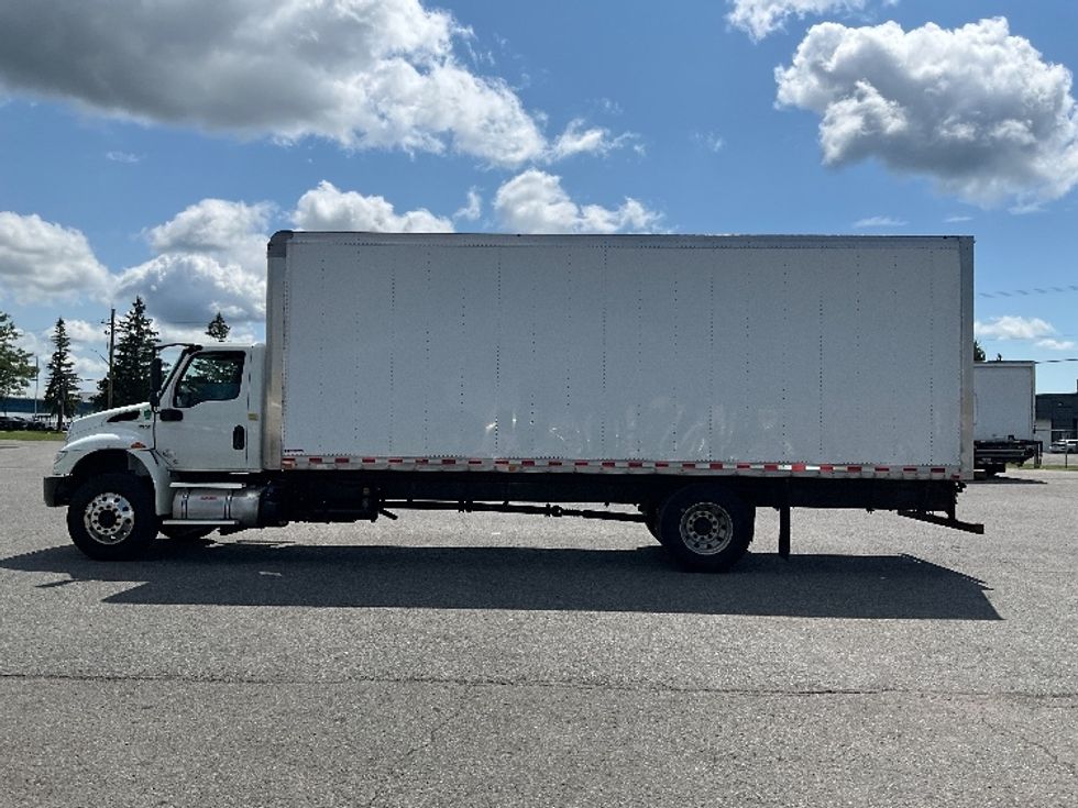 Medium Duty Box Truck-Light and Medium Duty Trucks-International-2020-MV607-Ottawa-ON-213,966\n\t\tkm-$ 56,750 - Image 4