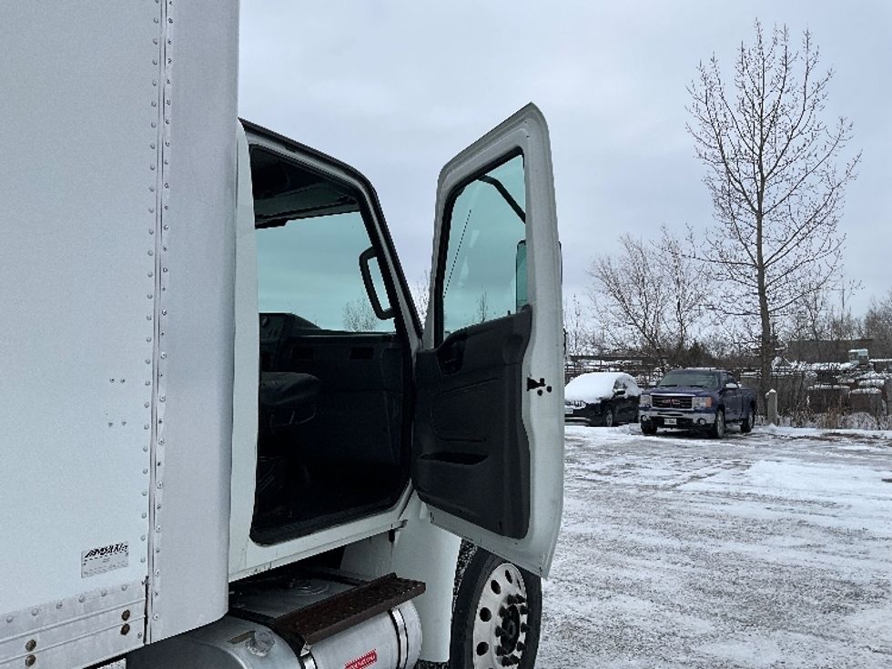 Medium Duty Box Truck-Light and Medium Duty Trucks-International-2020-MV607-Ottawa-ON-231,234\n\t\tkm-$ 56,500 - Image 20