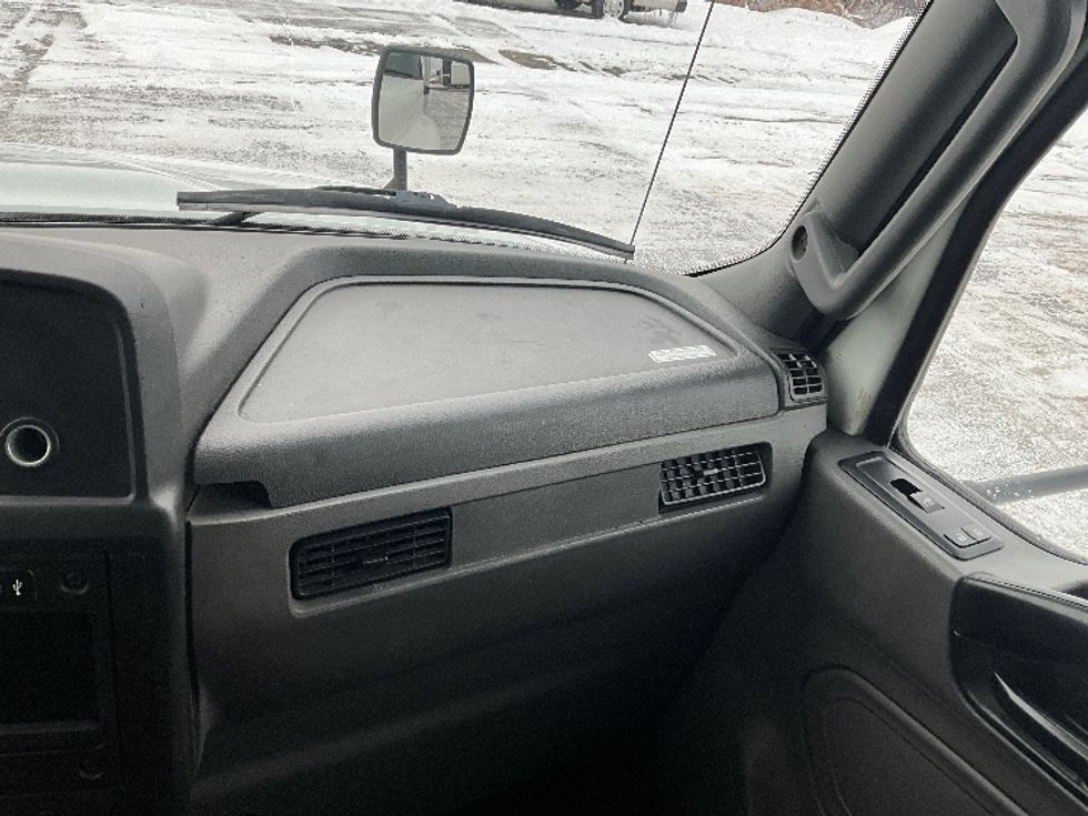 Medium Duty Box Truck-Light and Medium Duty Trucks-International-2020-MV607-Ottawa-ON-231,234\n\t\tkm-$ 56,500 - Image 21