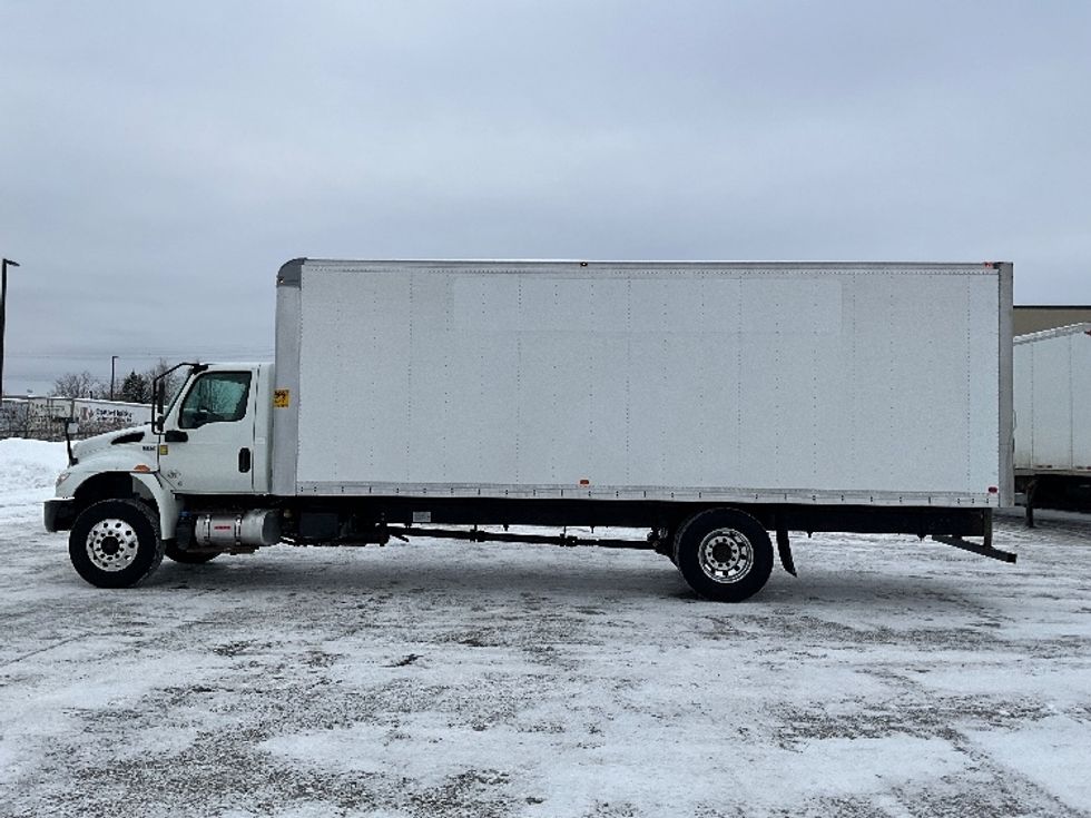 Medium Duty Box Truck-Light and Medium Duty Trucks-International-2020-MV607-Ottawa-ON-231,234\n\t\tkm-$ 56,500 - Image 4