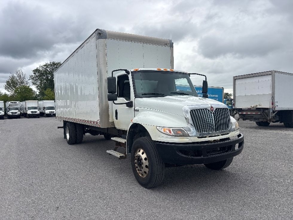Medium Duty Box Truck-Light and Medium Duty Trucks-International-2020-MV607-Ottawa-ON-234,791\n\t\tkm-$ 55,000 - Image 1