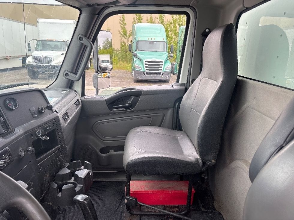Medium Duty Box Truck-Light and Medium Duty Trucks-International-2020-MV607-Ottawa-ON-234,791\n\t\tkm-$ 55,000 - Image 19