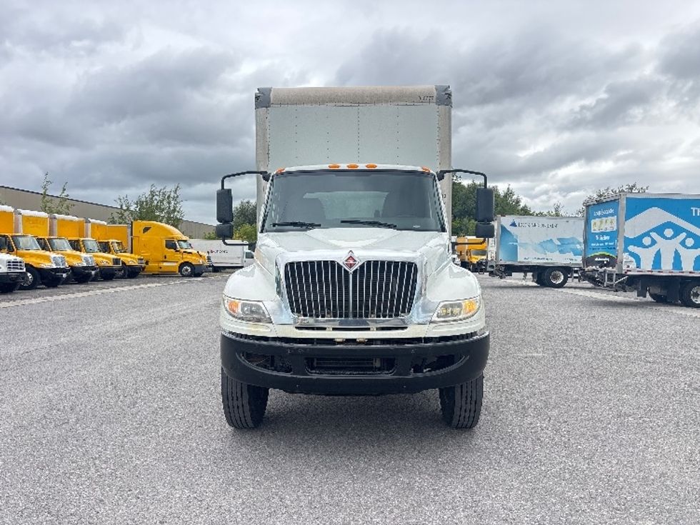 Medium Duty Box Truck-Light and Medium Duty Trucks-International-2020-MV607-Ottawa-ON-234,791\n\t\tkm-$ 55,000 - Image 2