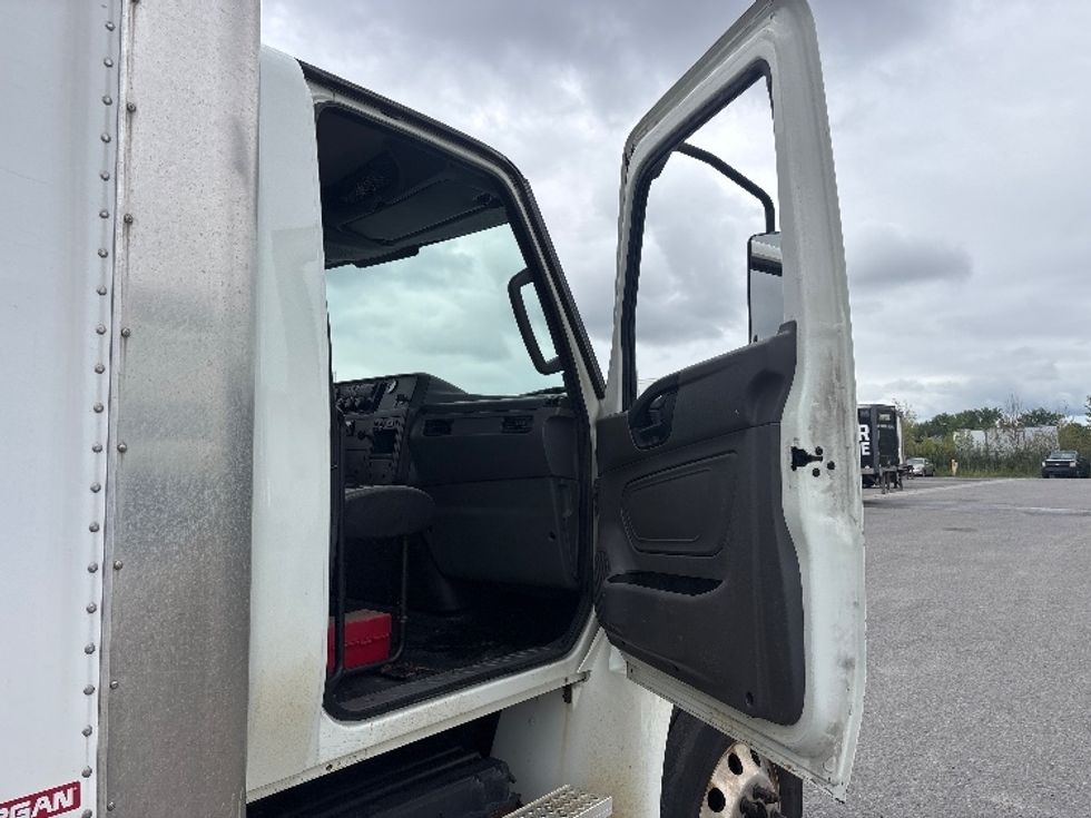 Medium Duty Box Truck-Light and Medium Duty Trucks-International-2020-MV607-Ottawa-ON-234,791\n\t\tkm-$ 55,000 - Image 20
