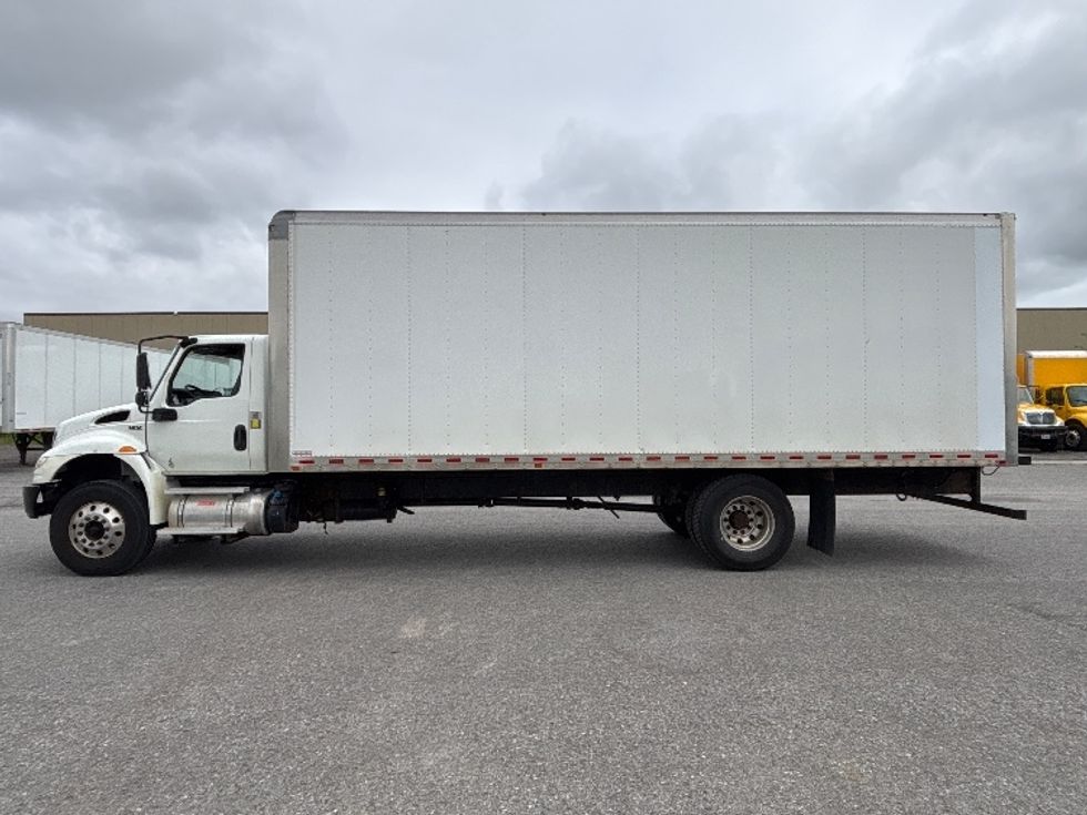 Medium Duty Box Truck-Light and Medium Duty Trucks-International-2020-MV607-Ottawa-ON-234,791\n\t\tkm-$ 55,000 - Image 4