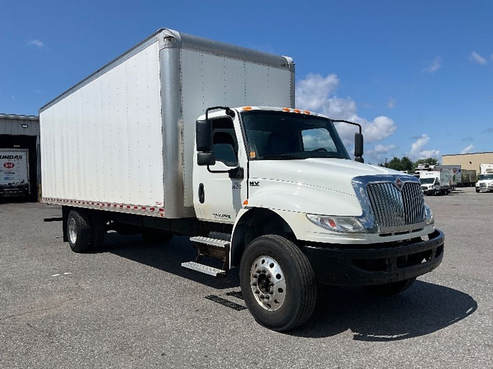 Medium Duty Box Truck-Light and Medium Duty Trucks-International-2020-MV607-Ottawa-ON-242,521\n\t\tkm-$ 54,250 - Image 1