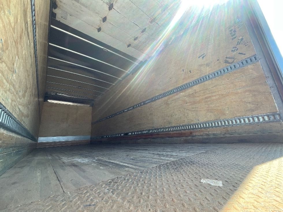 Medium Duty Box Truck-Light and Medium Duty Trucks-International-2020-MV607-Ottawa-ON-242,521\n\t\tkm-$ 54,250 - Image 11