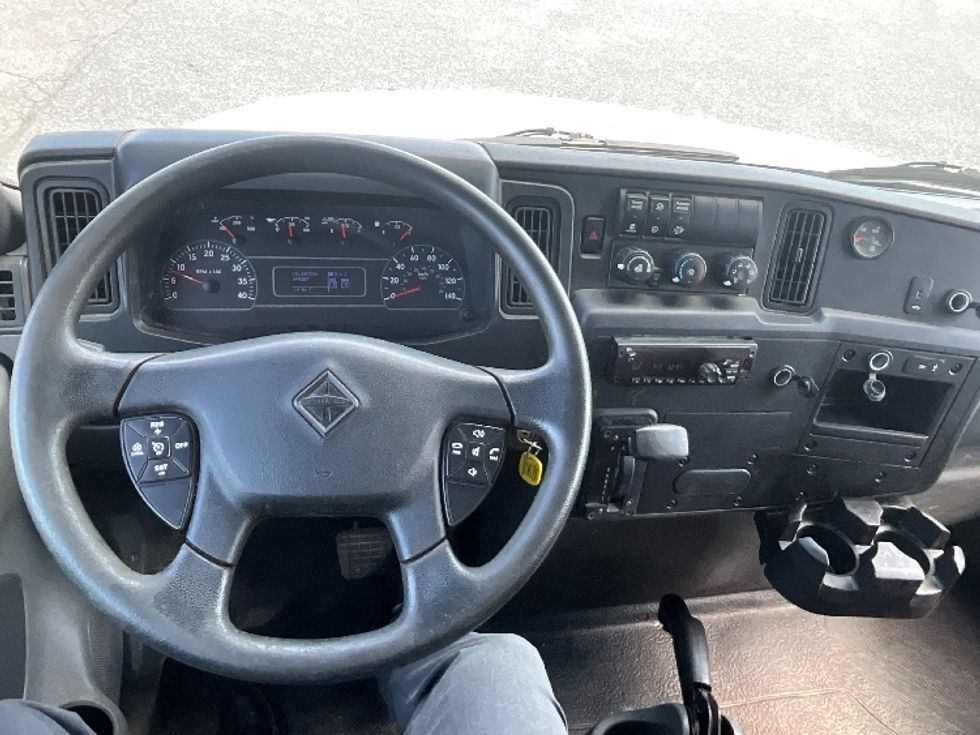 Medium Duty Box Truck-Light and Medium Duty Trucks-International-2020-MV607-Ottawa-ON-242,521\n\t\tkm-$ 54,250 - Image 17