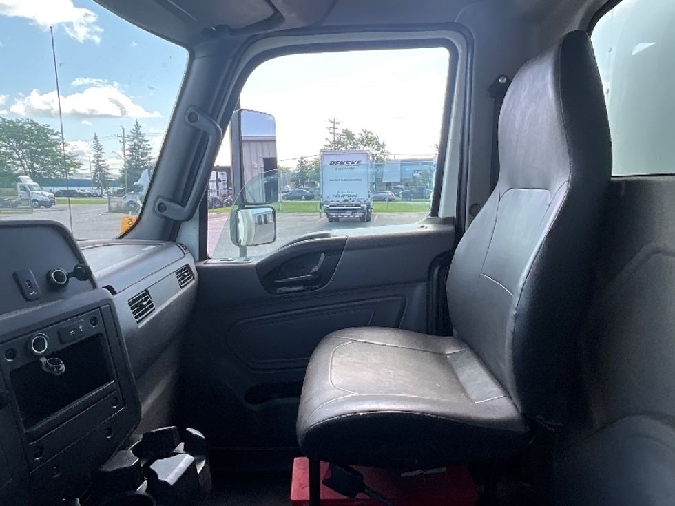 Medium Duty Box Truck-Light and Medium Duty Trucks-International-2020-MV607-Ottawa-ON-242,521\n\t\tkm-$ 54,250 - Image 18