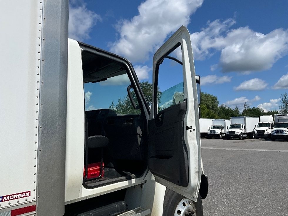 Medium Duty Box Truck-Light and Medium Duty Trucks-International-2020-MV607-Ottawa-ON-242,521\n\t\tkm-$ 54,250 - Image 19