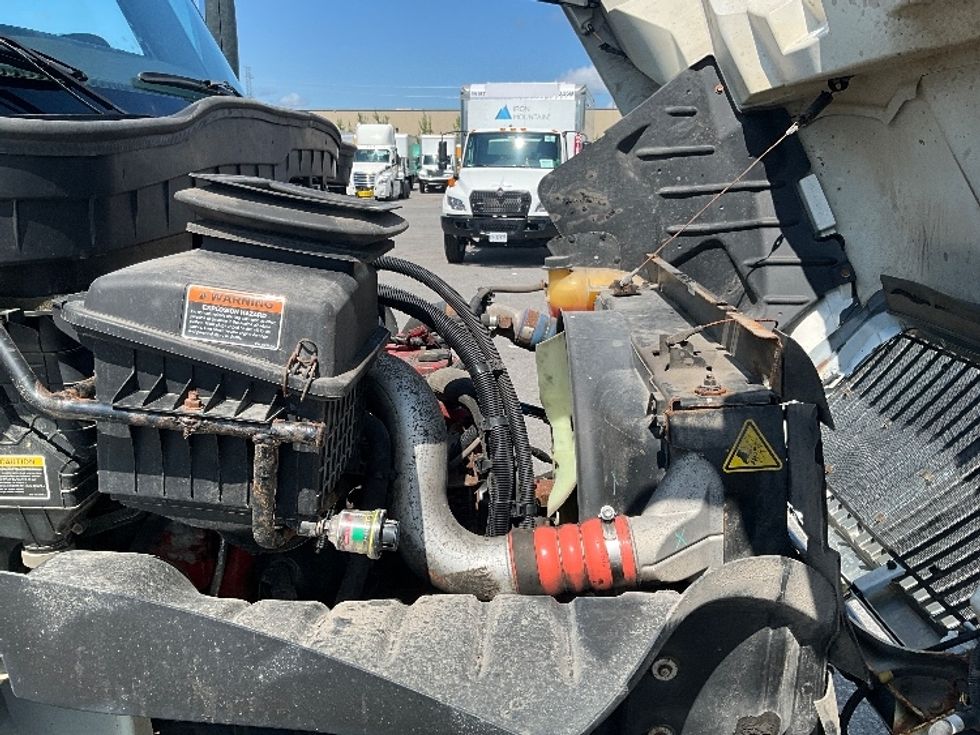 Medium Duty Box Truck-Light and Medium Duty Trucks-International-2020-MV607-Ottawa-ON-242,521\n\t\tkm-$ 54,250 - Image 22