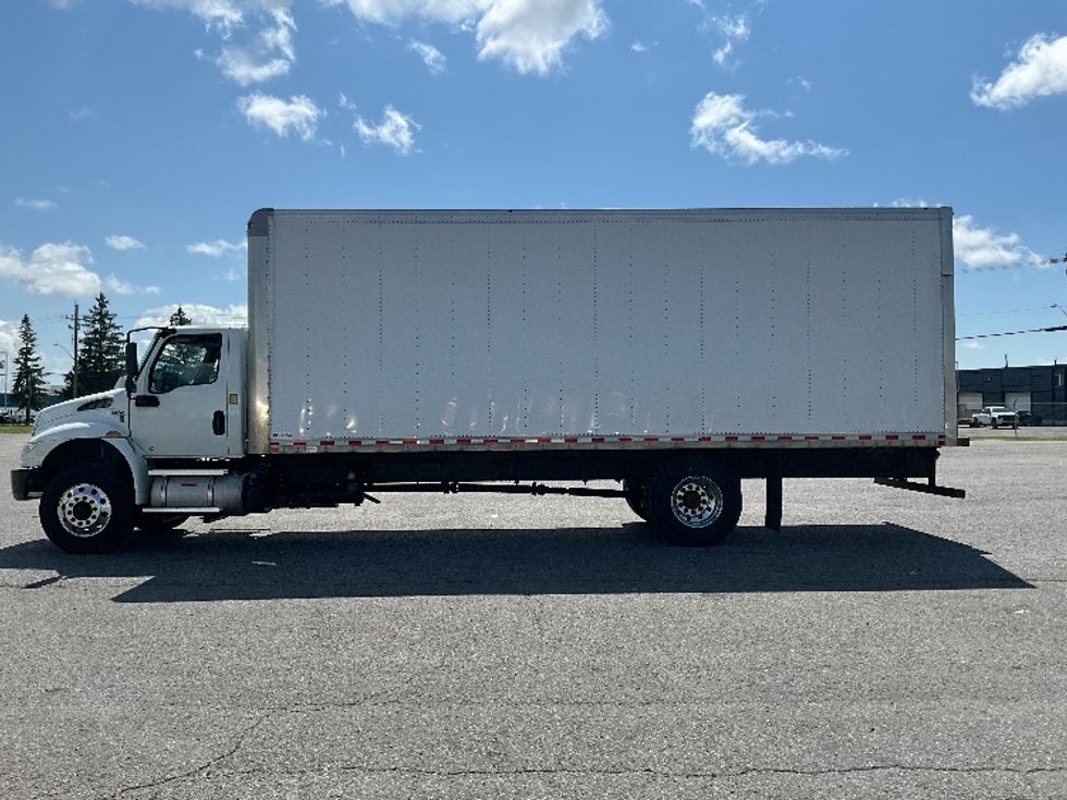 Medium Duty Box Truck-Light and Medium Duty Trucks-International-2020-MV607-Ottawa-ON-242,521\n\t\tkm-$ 54,250 - Image 4