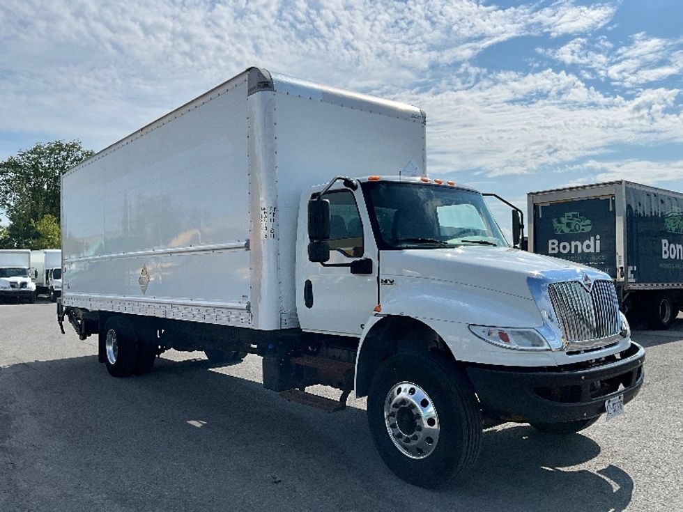 Medium Duty Box Truck-Light and Medium Duty Trucks-International-2020-MV607-Ottawa-ON-243,696\n\t\tkm-$ 66,000 - Image 1