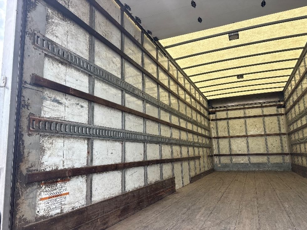 Medium Duty Box Truck-Light and Medium Duty Trucks-International-2020-MV607-Ottawa-ON-243,696\n\t\tkm-$ 66,000 - Image 11