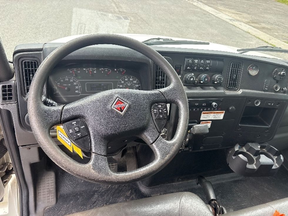 Medium Duty Box Truck-Light and Medium Duty Trucks-International-2020-MV607-Ottawa-ON-243,696\n\t\tkm-$ 66,000 - Image 17