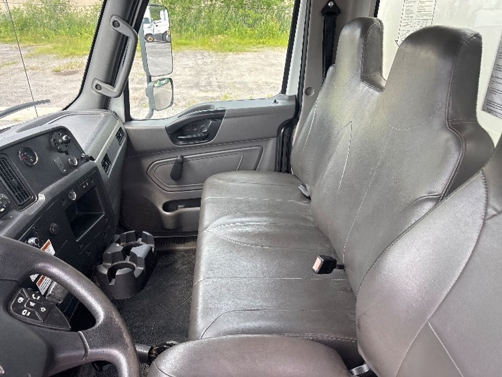 Medium Duty Box Truck-Light and Medium Duty Trucks-International-2020-MV607-Ottawa-ON-243,696\n\t\tkm-$ 66,000 - Image 18