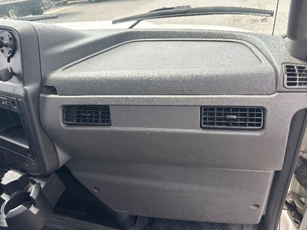 Medium Duty Box Truck-Light and Medium Duty Trucks-International-2020-MV607-Ottawa-ON-243,696\n\t\tkm-$ 66,000 - Image 20