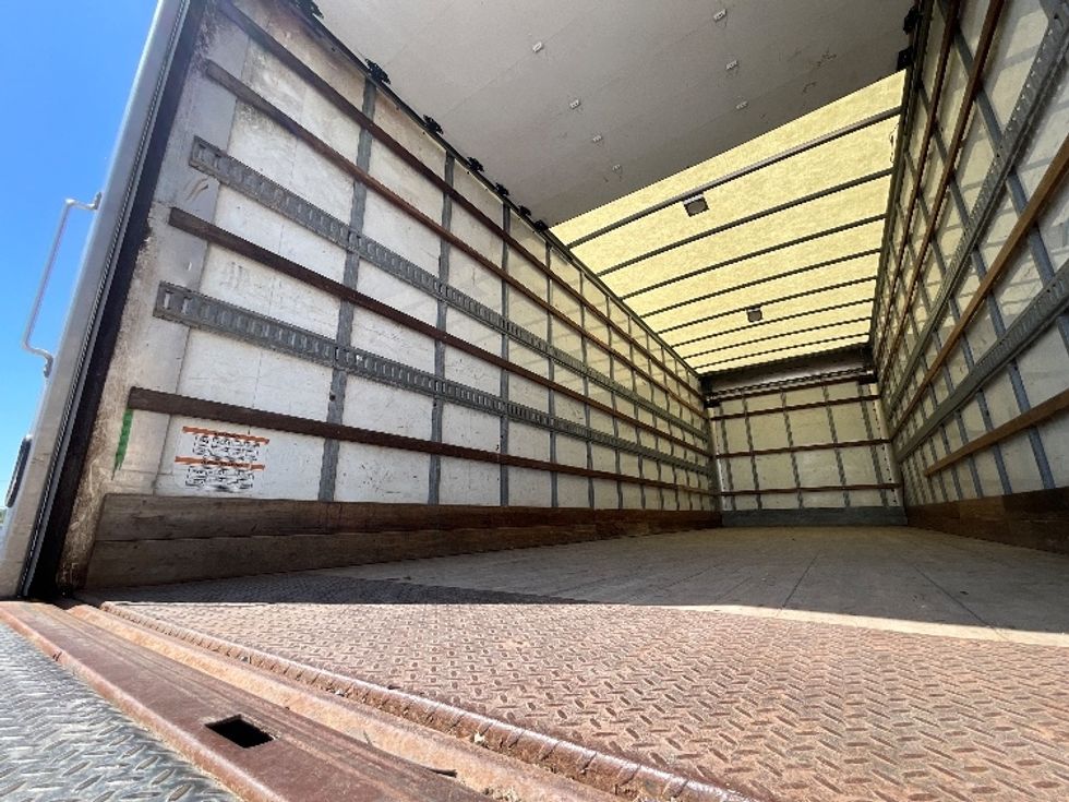 Medium Duty Box Truck-Light and Medium Duty Trucks-International-2020-MV607-Ottawa-ON-258,617\n\t\tkm-$ 56,750 - Image 11
