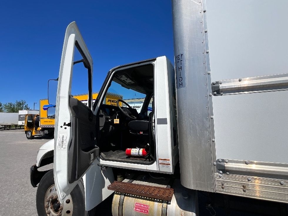 Medium Duty Box Truck-Light and Medium Duty Trucks-International-2020-MV607-Ottawa-ON-258,617\n\t\tkm-$ 56,750 - Image 16
