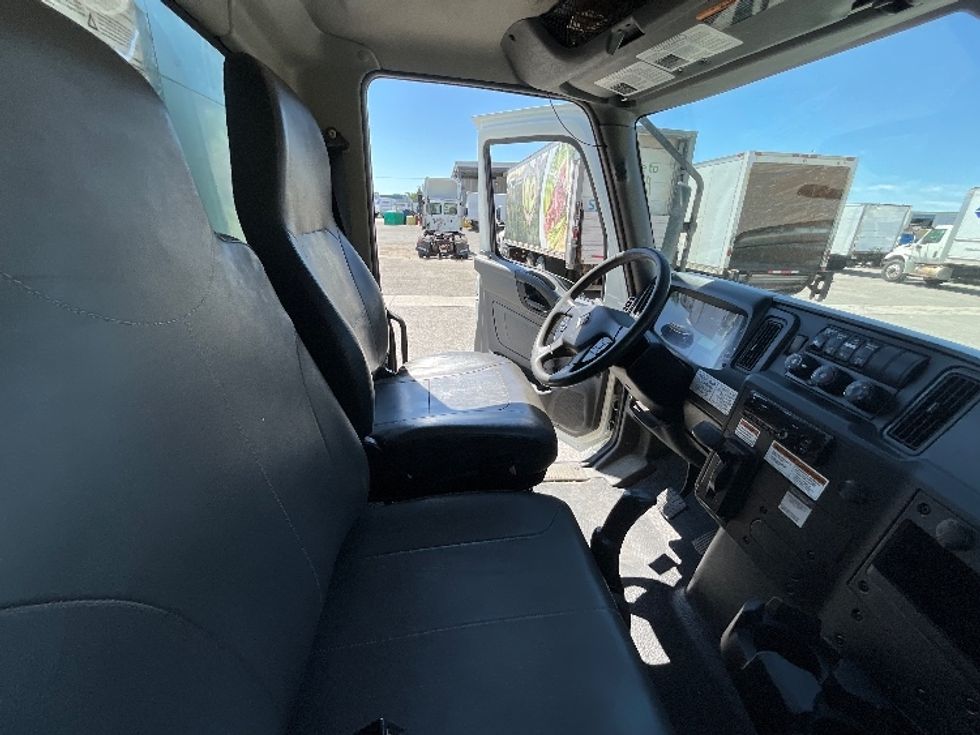 Medium Duty Box Truck-Light and Medium Duty Trucks-International-2020-MV607-Ottawa-ON-258,617\n\t\tkm-$ 56,750 - Image 22