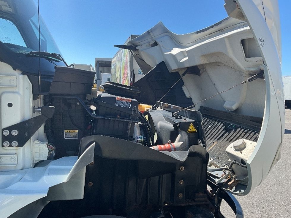 Medium Duty Box Truck-Light and Medium Duty Trucks-International-2020-MV607-Ottawa-ON-258,617\n\t\tkm-$ 56,750 - Image 23