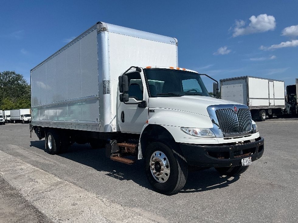 Medium Duty Box Truck-Light and Medium Duty Trucks-International-2020-MV607-Ottawa-ON-262,721\n\t\tkm-$ 62,500 - Image 1