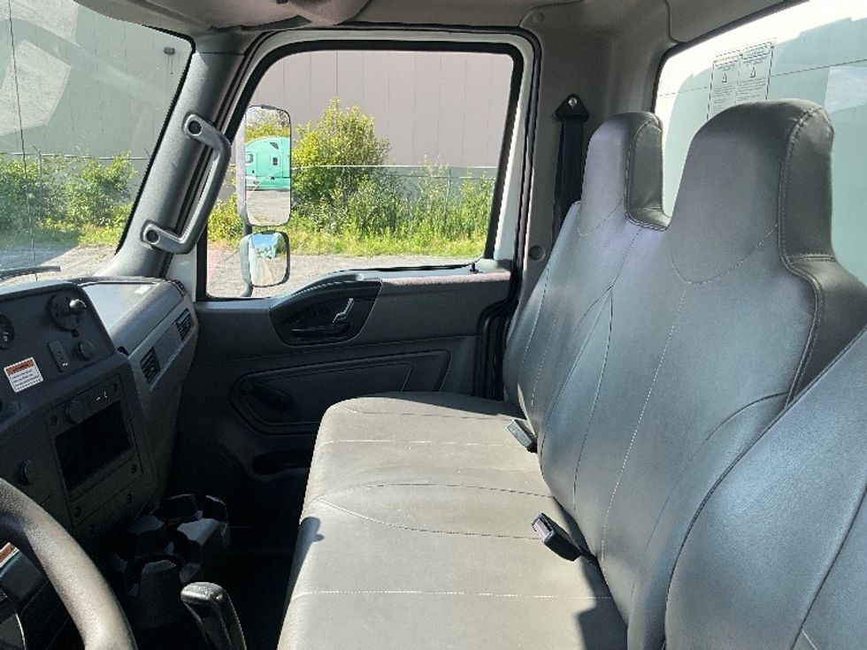 Medium Duty Box Truck-Light and Medium Duty Trucks-International-2020-MV607-Ottawa-ON-262,721\n\t\tkm-$ 62,500 - Image 19