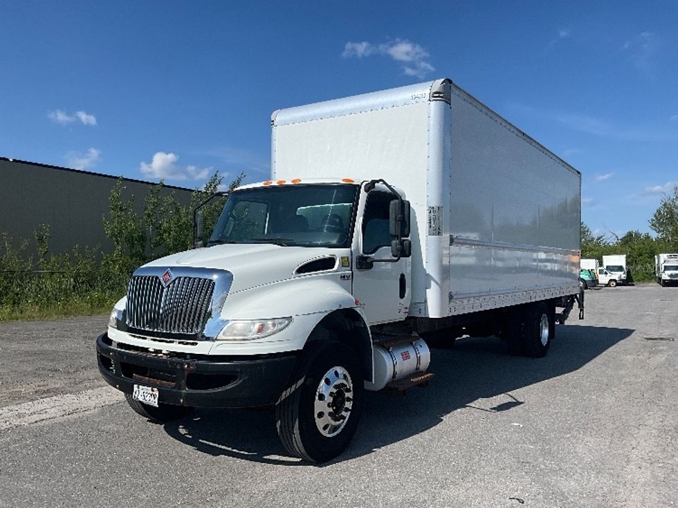 Medium Duty Box Truck-Light and Medium Duty Trucks-International-2020-MV607-Ottawa-ON-262,721\n\t\tkm-$ 62,500 - Image 3