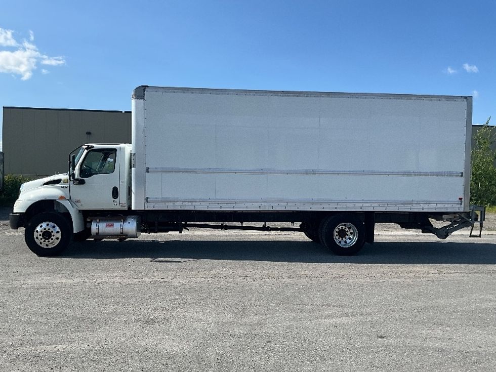 Medium Duty Box Truck-Light and Medium Duty Trucks-International-2020-MV607-Ottawa-ON-262,721\n\t\tkm-$ 62,500 - Image 4
