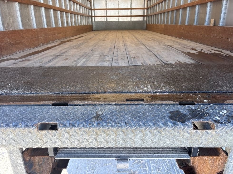 Medium Duty Box Truck-Light and Medium Duty Trucks-International-2020-MV607-Ottawa-ON-296,186\n\t\tkm-$ 47,750 - Image 10