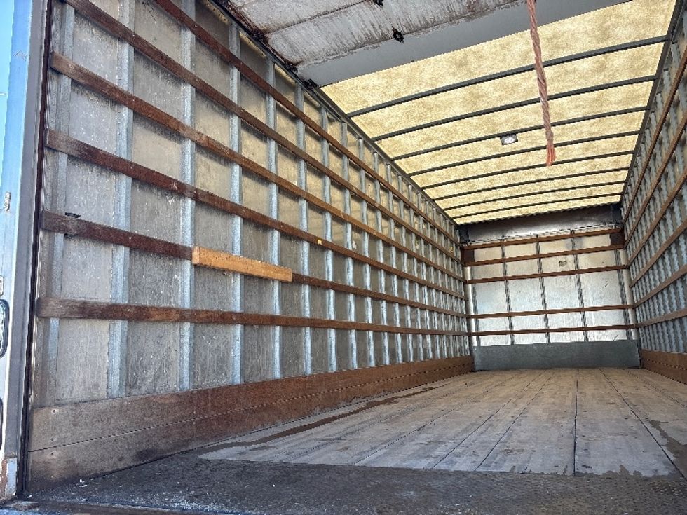 Medium Duty Box Truck-Light and Medium Duty Trucks-International-2020-MV607-Ottawa-ON-296,186\n\t\tkm-$ 47,750 - Image 11