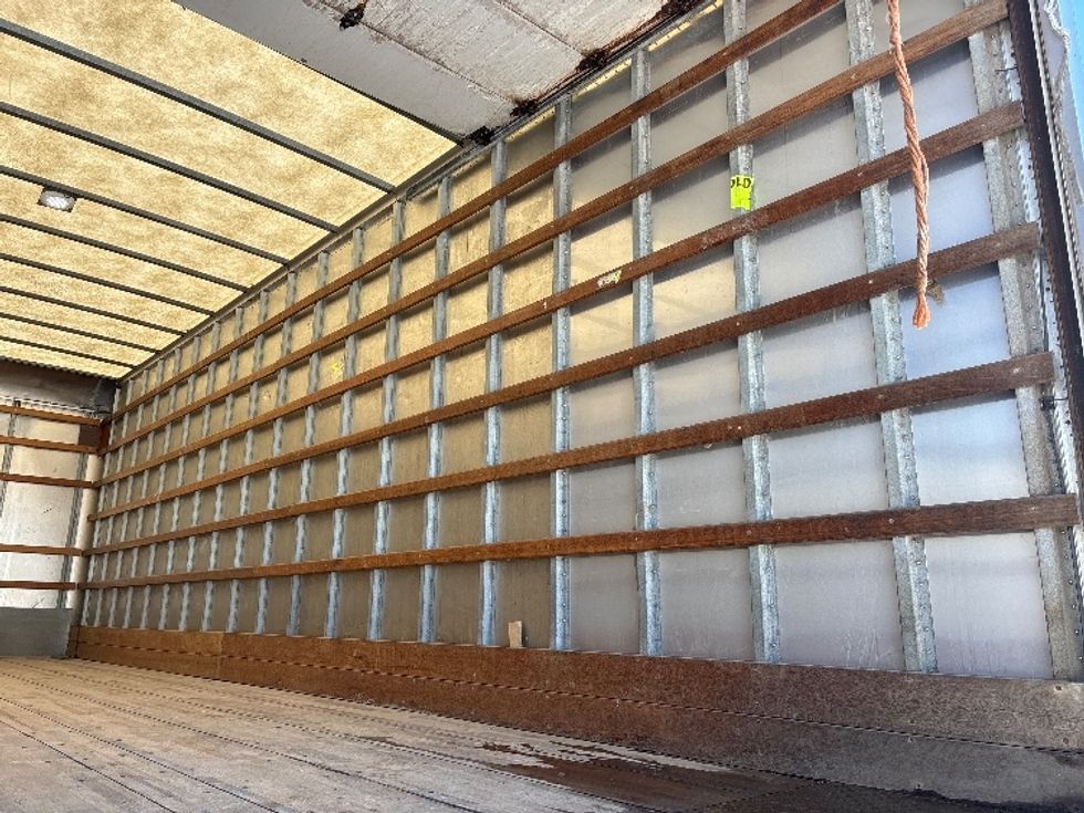 Medium Duty Box Truck-Light and Medium Duty Trucks-International-2020-MV607-Ottawa-ON-296,186\n\t\tkm-$ 47,750 - Image 12