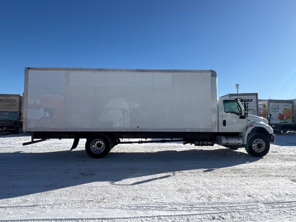 Medium Duty Box Truck-Light and Medium Duty Trucks-International-2020-MV607-Ottawa-ON-296,186\n\t\tkm-$ 47,750 - Image 15