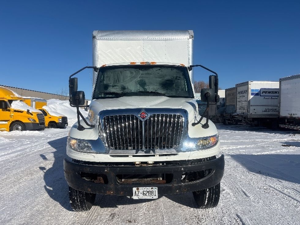 Medium Duty Box Truck-Light and Medium Duty Trucks-International-2020-MV607-Ottawa-ON-296,186\n\t\tkm-$ 47,750 - Image 2