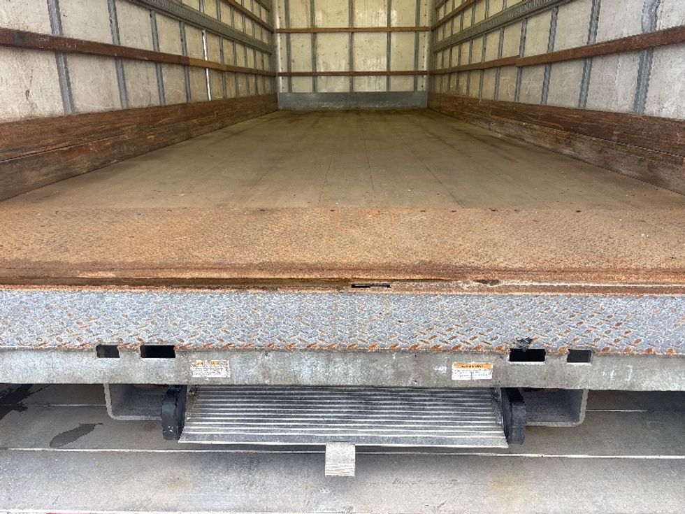 Medium Duty Box Truck-Light and Medium Duty Trucks-International-2020-MV607-Ottawa-ON-306,374\n\t\tkm-$ 48,250 - Image 10