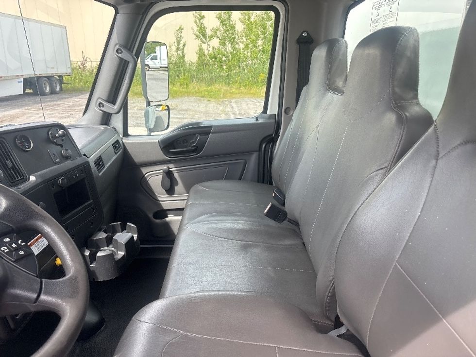 Medium Duty Box Truck-Light and Medium Duty Trucks-International-2020-MV607-Ottawa-ON-306,374\n\t\tkm-$ 48,250 - Image 19