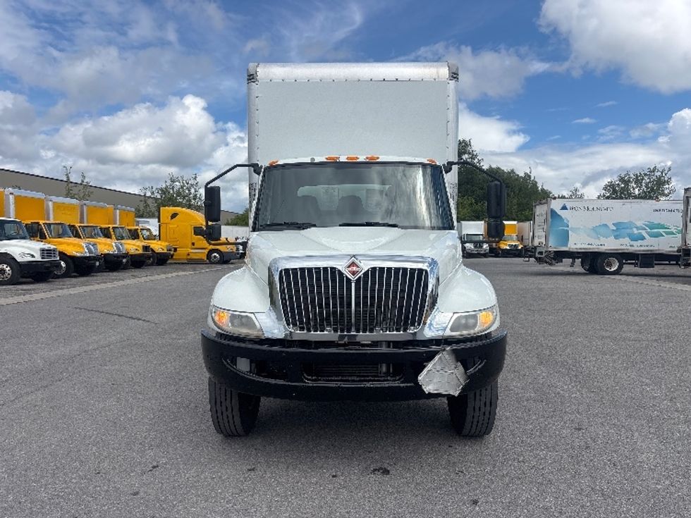 Medium Duty Box Truck-Light and Medium Duty Trucks-International-2020-MV607-Ottawa-ON-306,374\n\t\tkm-$ 48,250 - Image 2