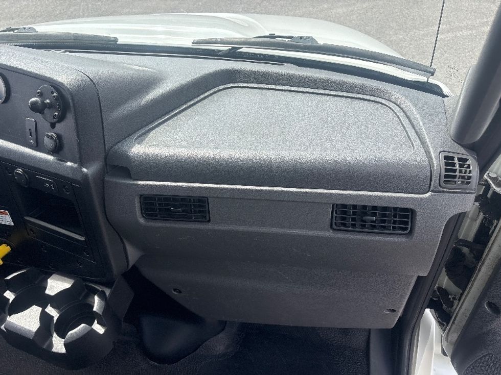 Medium Duty Box Truck-Light and Medium Duty Trucks-International-2020-MV607-Ottawa-ON-306,374\n\t\tkm-$ 48,250 - Image 21